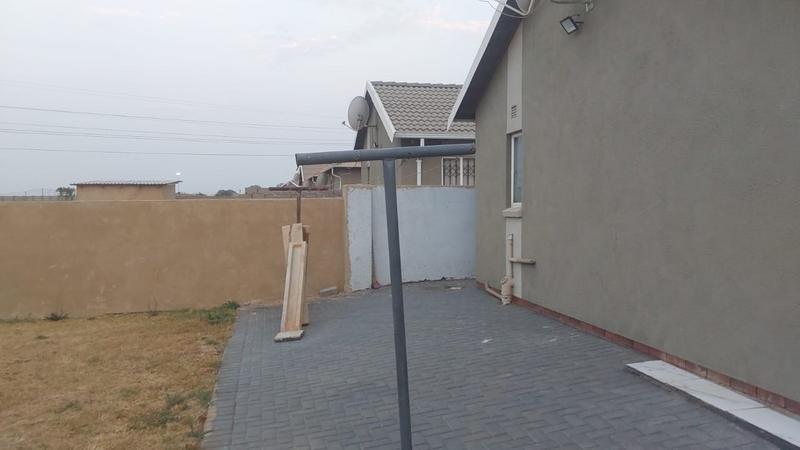 3 Bedroom Property for Sale in Windmill Park Gauteng