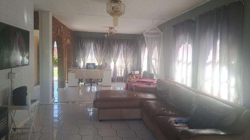 5 Bedroom Property for Sale in Dalpark Gauteng