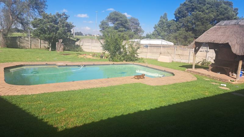 5 Bedroom Property for Sale in Dalpark Gauteng