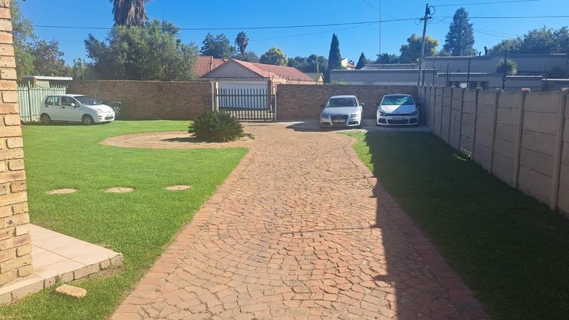 5 Bedroom Property for Sale in Dalpark Gauteng