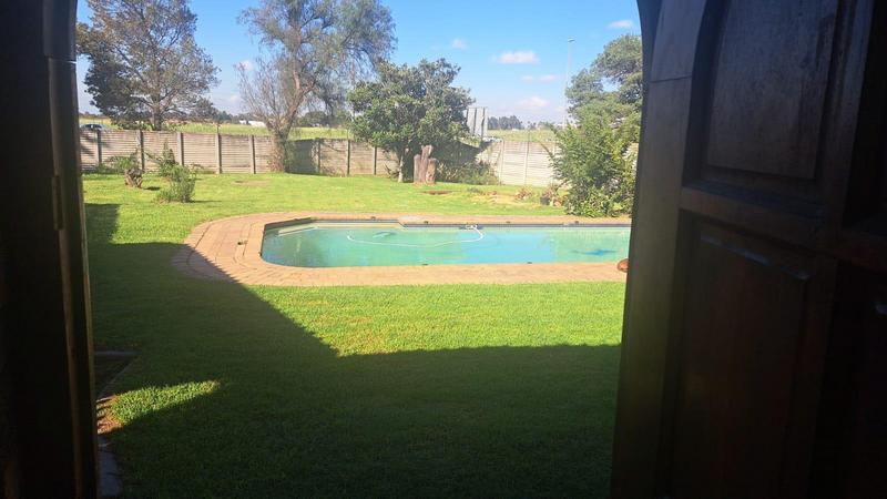 5 Bedroom Property for Sale in Dalpark Gauteng