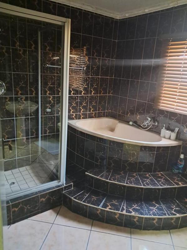 3 Bedroom Property for Sale in Leachville Gauteng