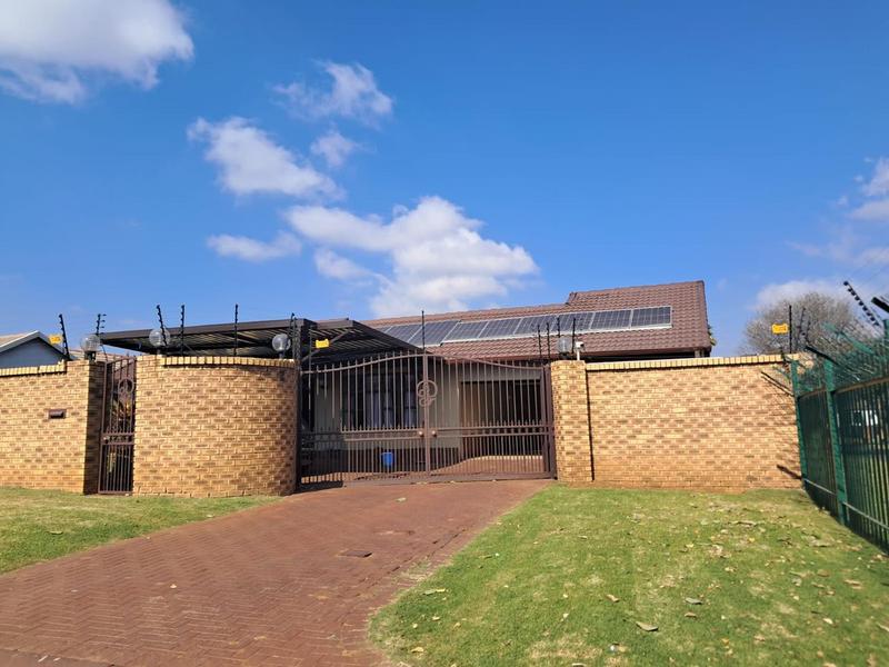 3 Bedroom Property for Sale in Leachville Gauteng