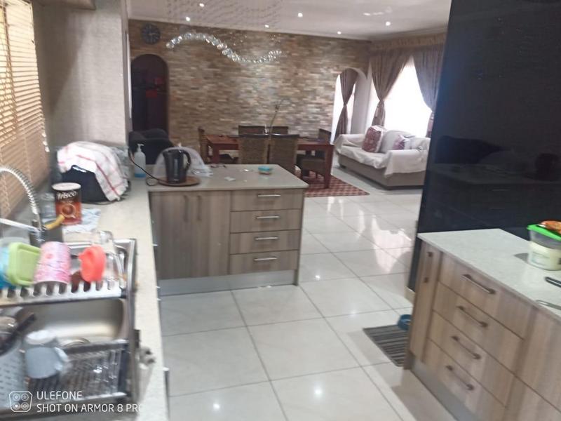 4 Bedroom Property for Sale in Edenvale Gauteng