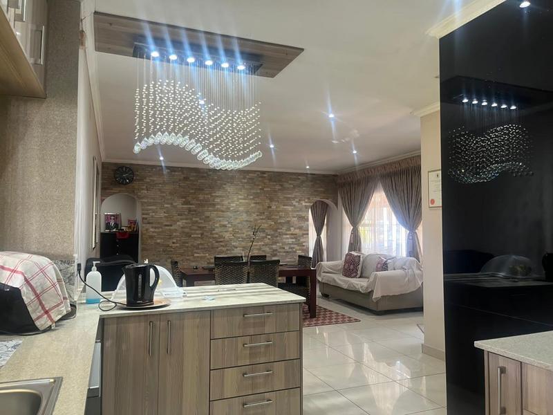 4 Bedroom Property for Sale in Illiondale Gauteng