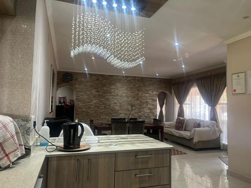 4 Bedroom Property for Sale in Illiondale Gauteng