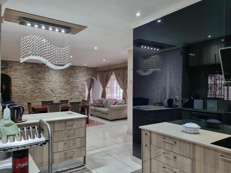 4 Bedroom Property for Sale in Illiondale Gauteng