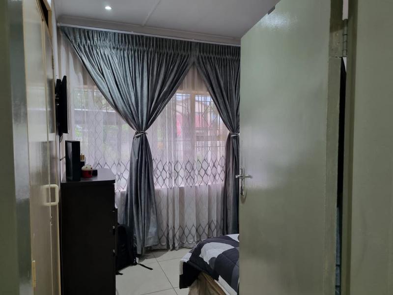 4 Bedroom Property for Sale in Illiondale Gauteng