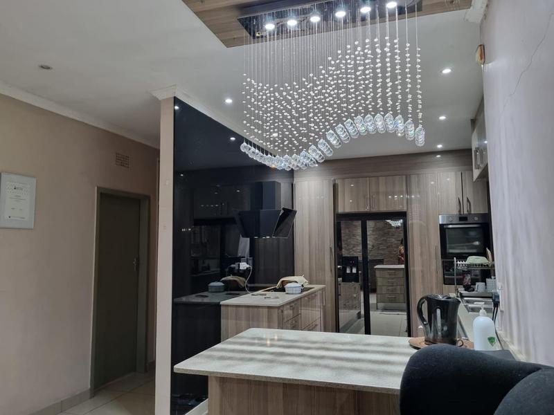 4 Bedroom Property for Sale in Illiondale Gauteng