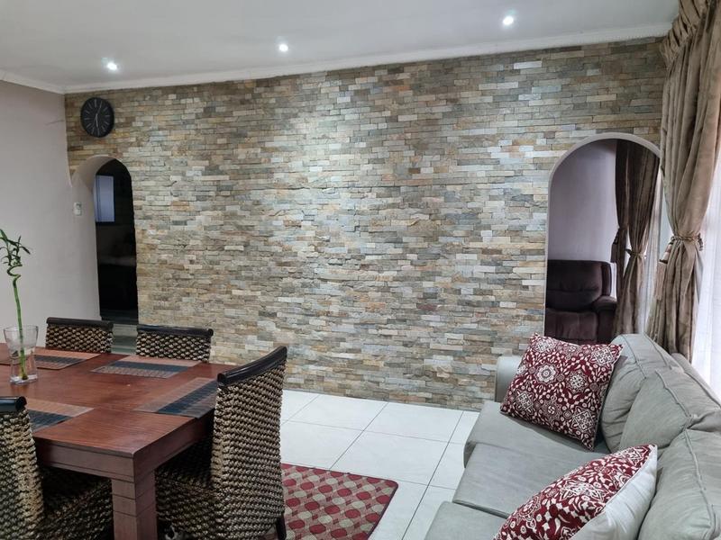 4 Bedroom Property for Sale in Illiondale Gauteng