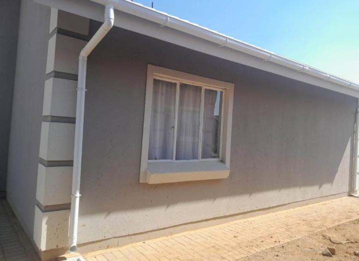 2 Bedroom Property for Sale in Klippoortje Gauteng