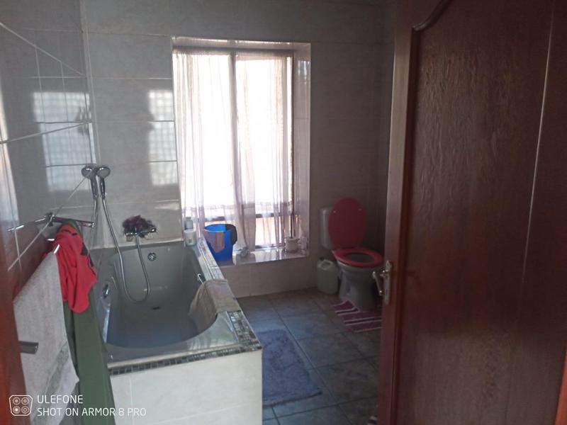 5 Bedroom Property for Sale in Lambton Gauteng
