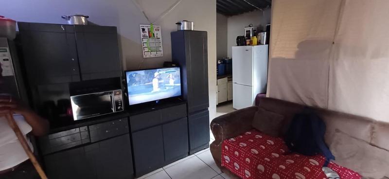 6 Bedroom Property for Sale in Rondebult Gauteng