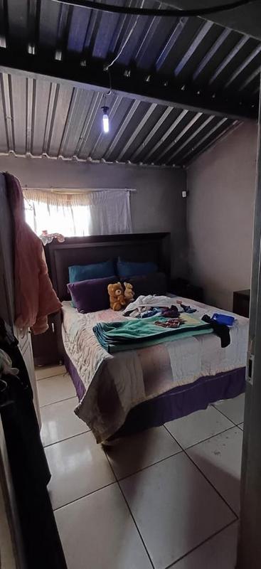 6 Bedroom Property for Sale in Rondebult Gauteng