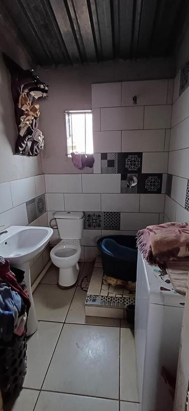 6 Bedroom Property for Sale in Rondebult Gauteng