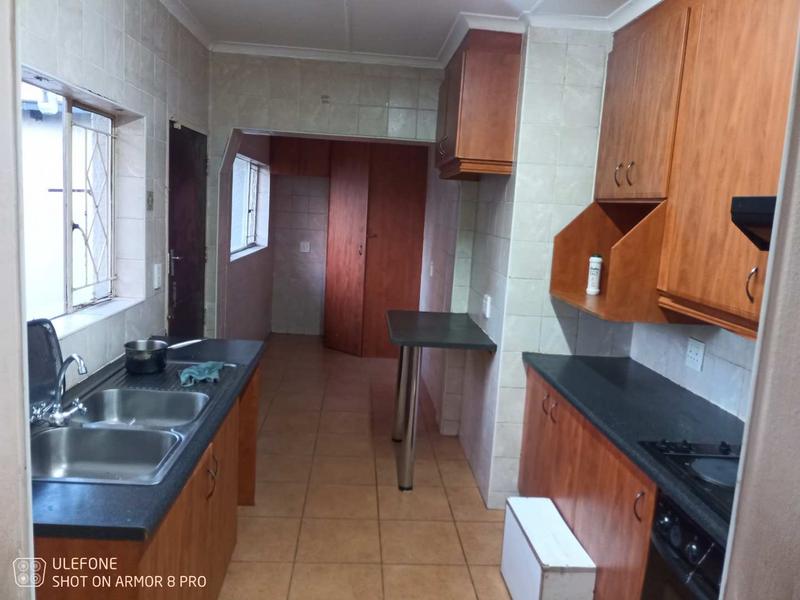 4 Bedroom Property for Sale in Rondebult Gauteng