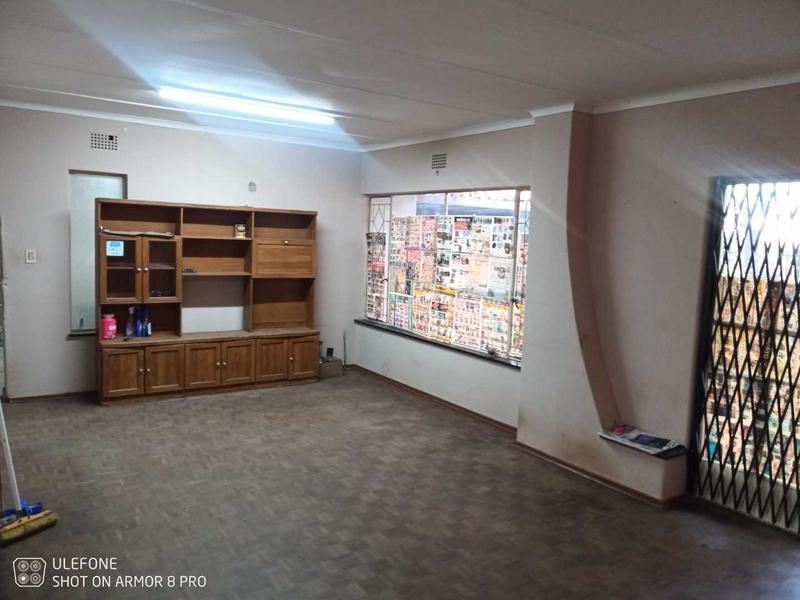 4 Bedroom Property for Sale in Rondebult Gauteng