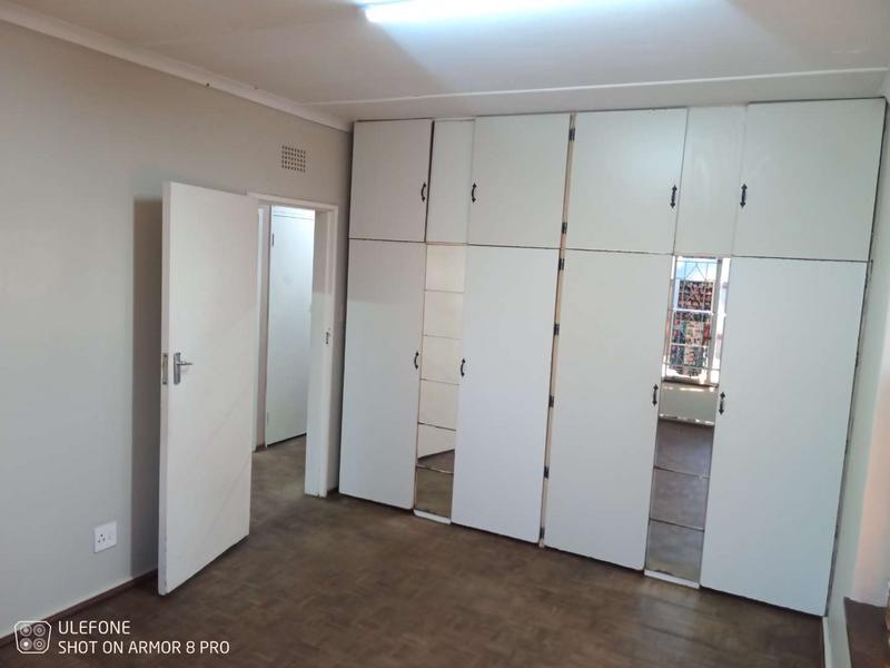 4 Bedroom Property for Sale in Rondebult Gauteng