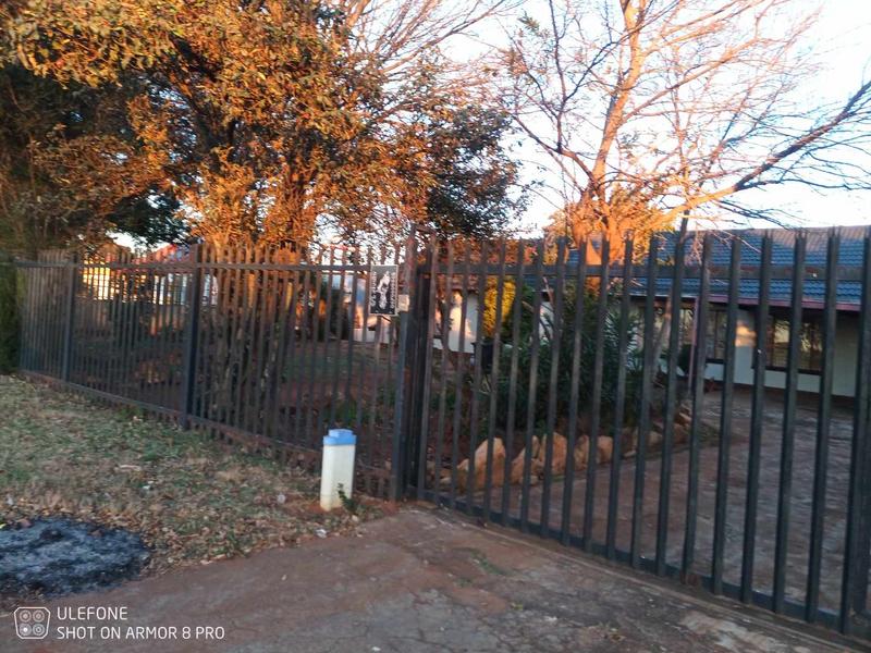 4 Bedroom Property for Sale in Rondebult Gauteng