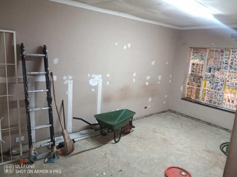 4 Bedroom Property for Sale in Rondebult Gauteng