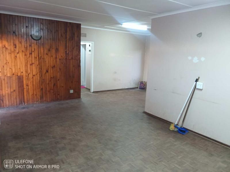 4 Bedroom Property for Sale in Rondebult Gauteng