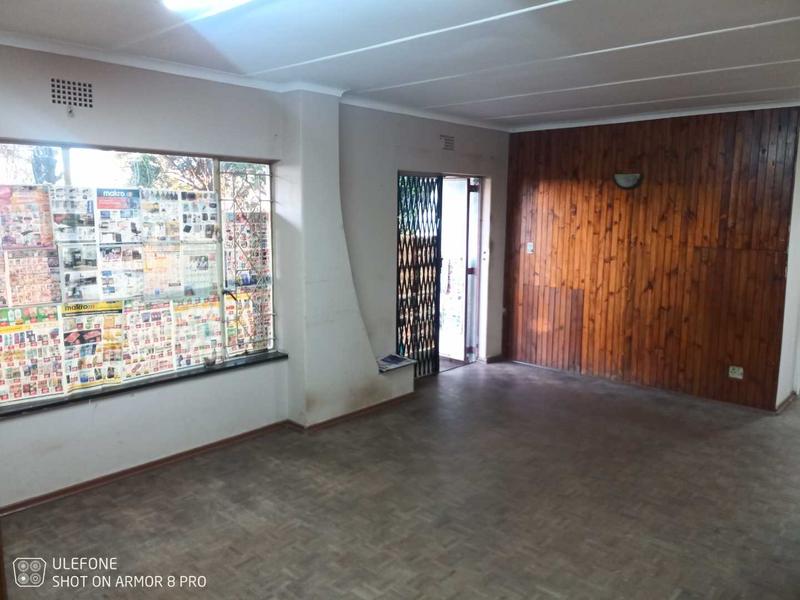 4 Bedroom Property for Sale in Rondebult Gauteng