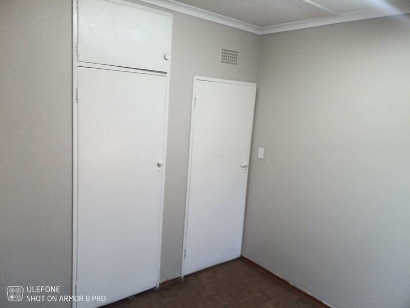 4 Bedroom Property for Sale in Rondebult Gauteng