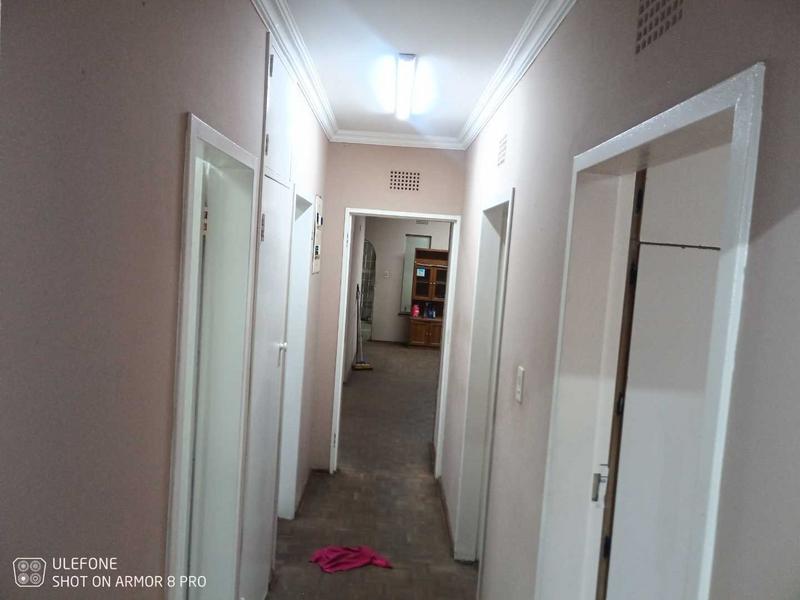 4 Bedroom Property for Sale in Rondebult Gauteng