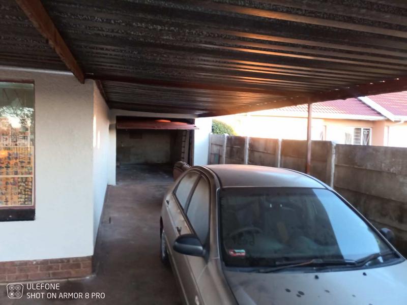 4 Bedroom Property for Sale in Rondebult Gauteng