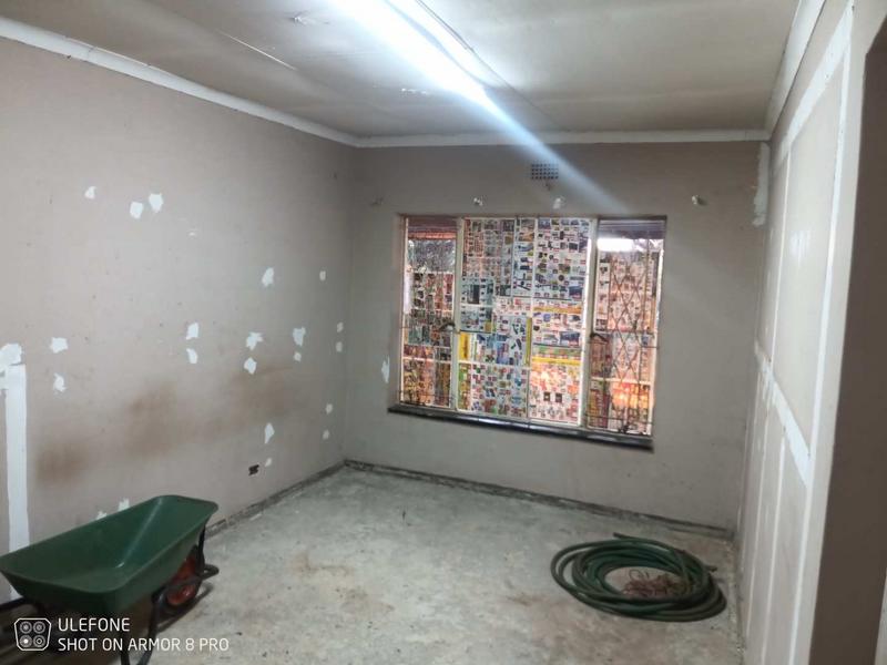 4 Bedroom Property for Sale in Rondebult Gauteng