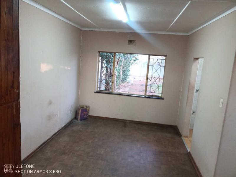 4 Bedroom Property for Sale in Rondebult Gauteng