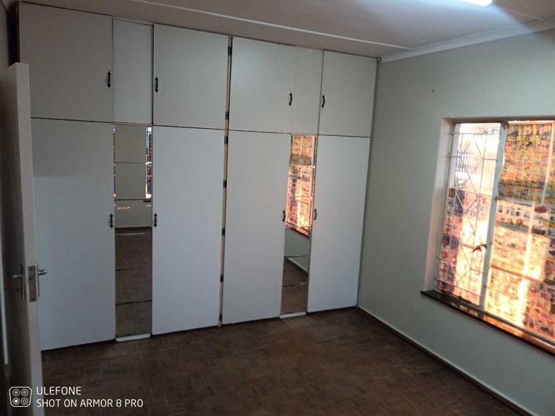 4 Bedroom Property for Sale in Rondebult Gauteng