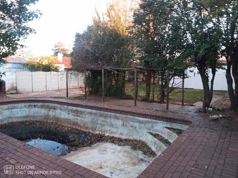 4 Bedroom Property for Sale in Rondebult Gauteng