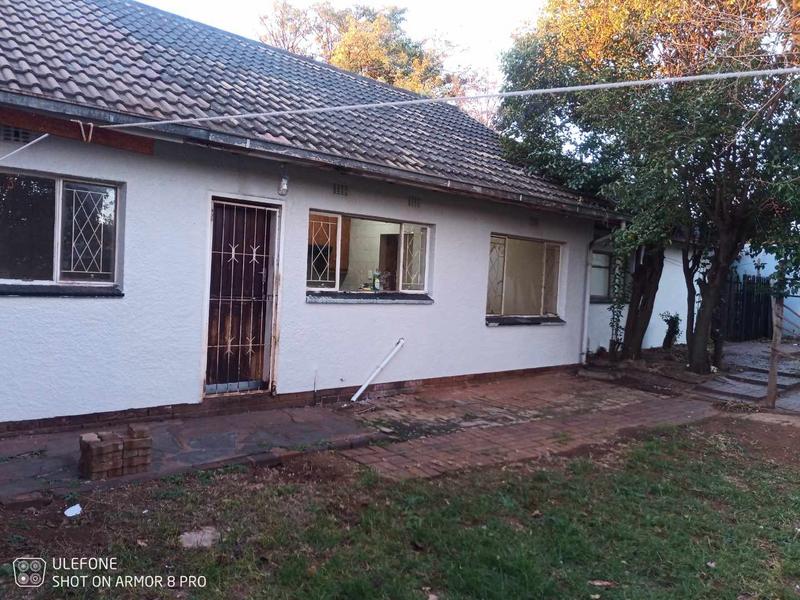 4 Bedroom Property for Sale in Rondebult Gauteng