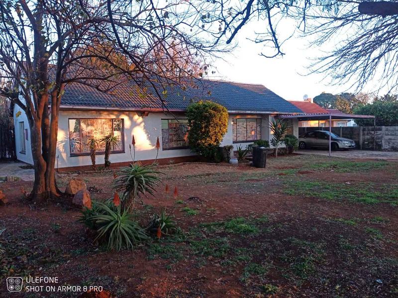 4 Bedroom Property for Sale in Rondebult Gauteng