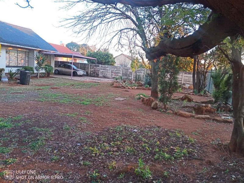 4 Bedroom Property for Sale in Rondebult Gauteng