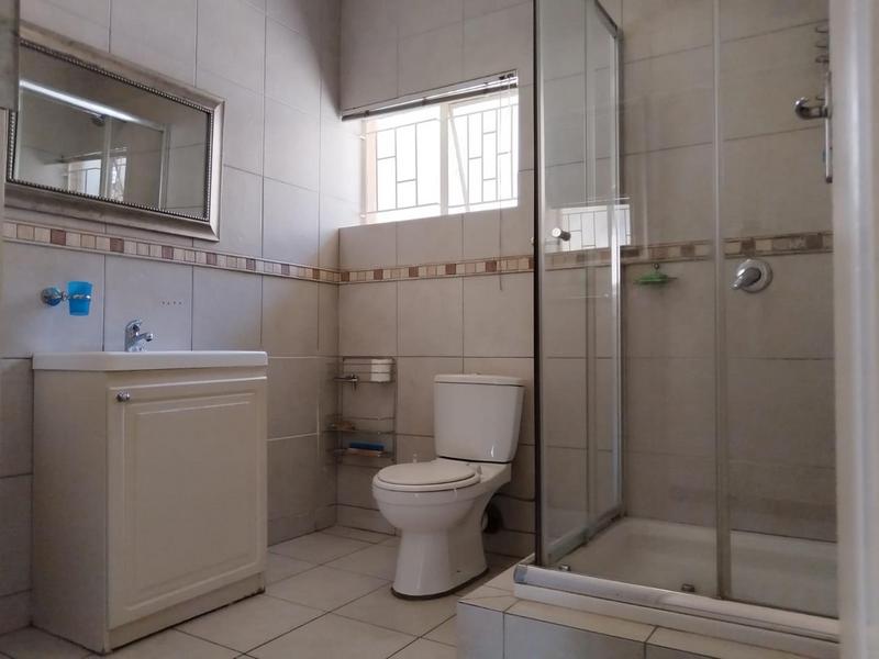 5 Bedroom Property for Sale in Sunnyrock Gauteng