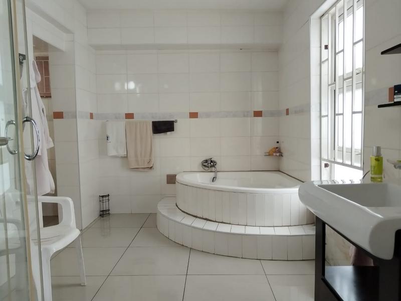5 Bedroom Property for Sale in Sunnyrock Gauteng