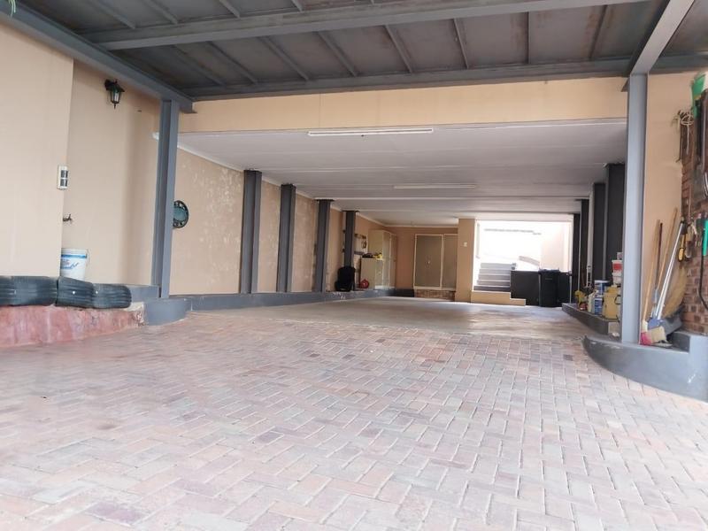 5 Bedroom Property for Sale in Sunnyrock Gauteng