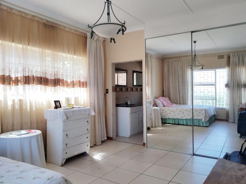 5 Bedroom Property for Sale in Sunnyrock Gauteng