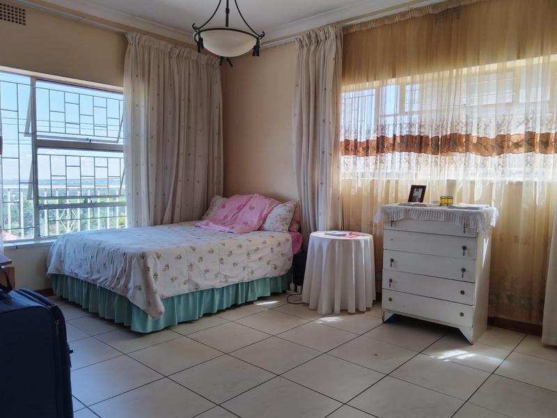 5 Bedroom Property for Sale in Sunnyrock Gauteng