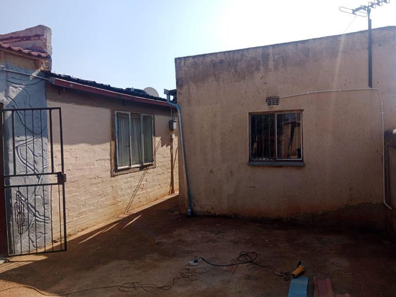 8 Bedroom Property for Sale in Phumula Gauteng