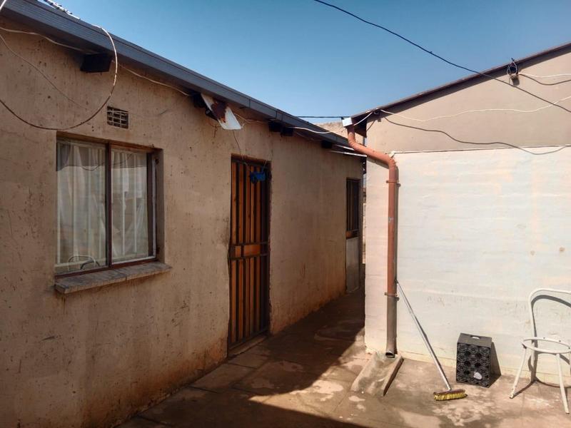 8 Bedroom Property for Sale in Phumula Gauteng