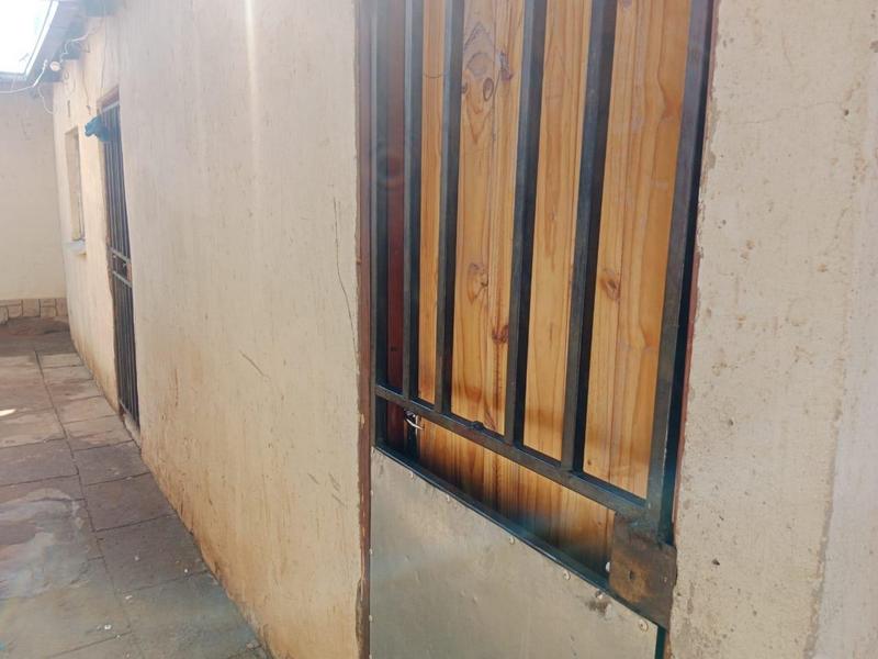 8 Bedroom Property for Sale in Phumula Gauteng