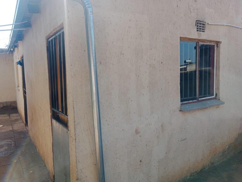 8 Bedroom Property for Sale in Phumula Gauteng