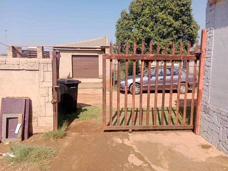 8 Bedroom Property for Sale in Phumula Gauteng