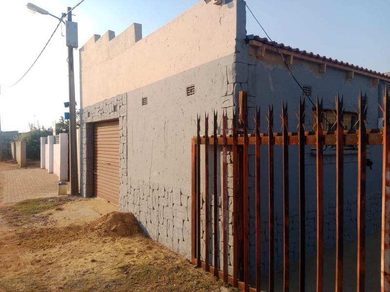 8 Bedroom Property for Sale in Phumula Gauteng