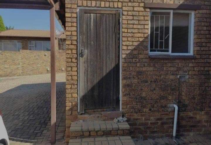 2 Bedroom Property for Sale in Birch Acres Gauteng