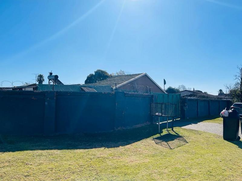 15 Bedroom Property for Sale in Rhodesfield Gauteng
