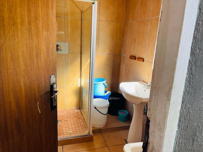 15 Bedroom Property for Sale in Rhodesfield Gauteng